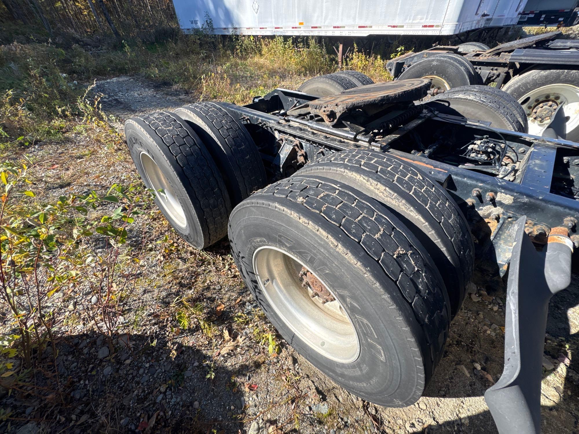 2015 Volvo VNL