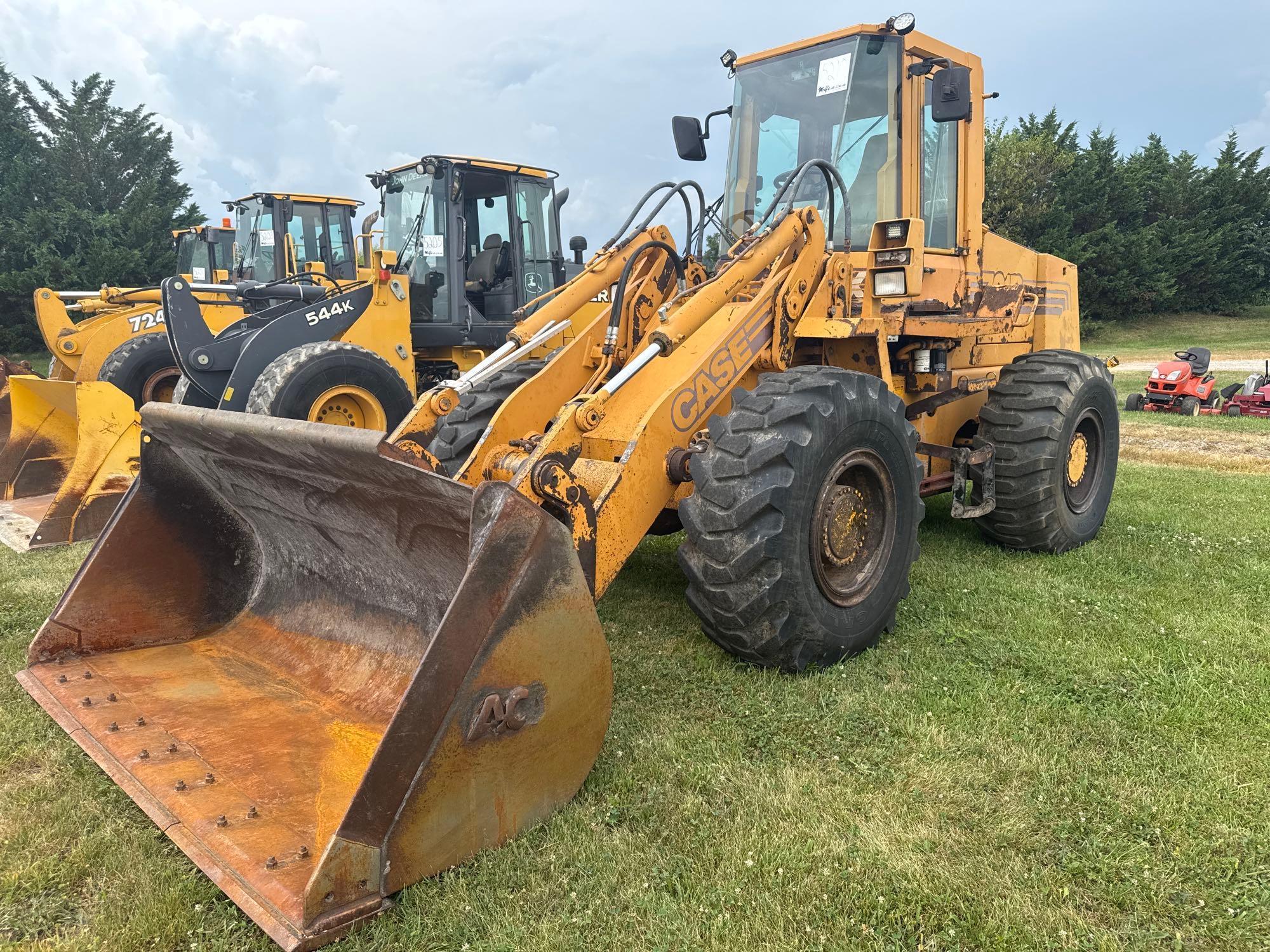 Photo of a 2007 Case 721B