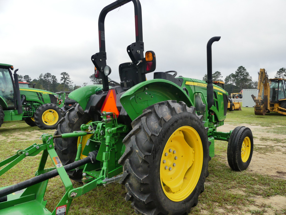 Photo of a  John Deere 5045E