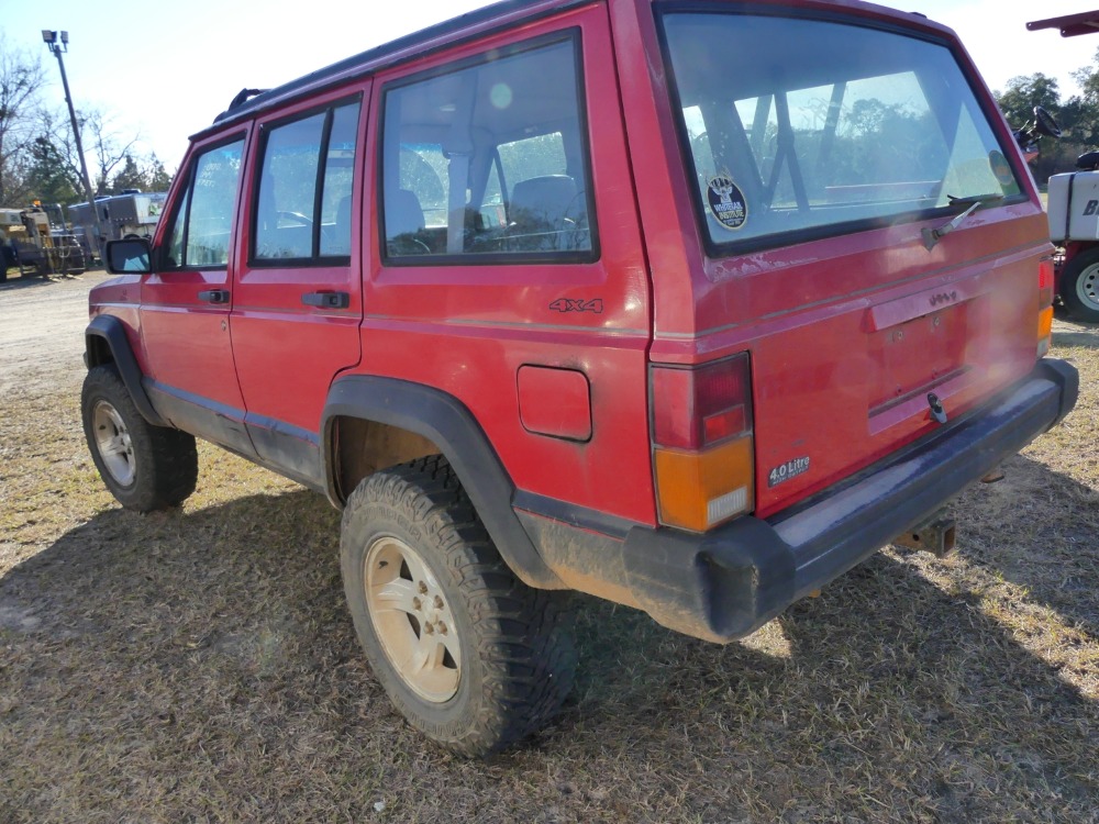 Photo of a 1993 Jeep Cherokee