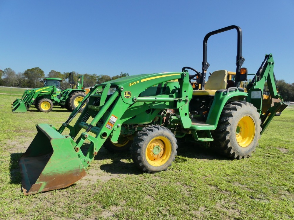 2018 John Deere 3033R