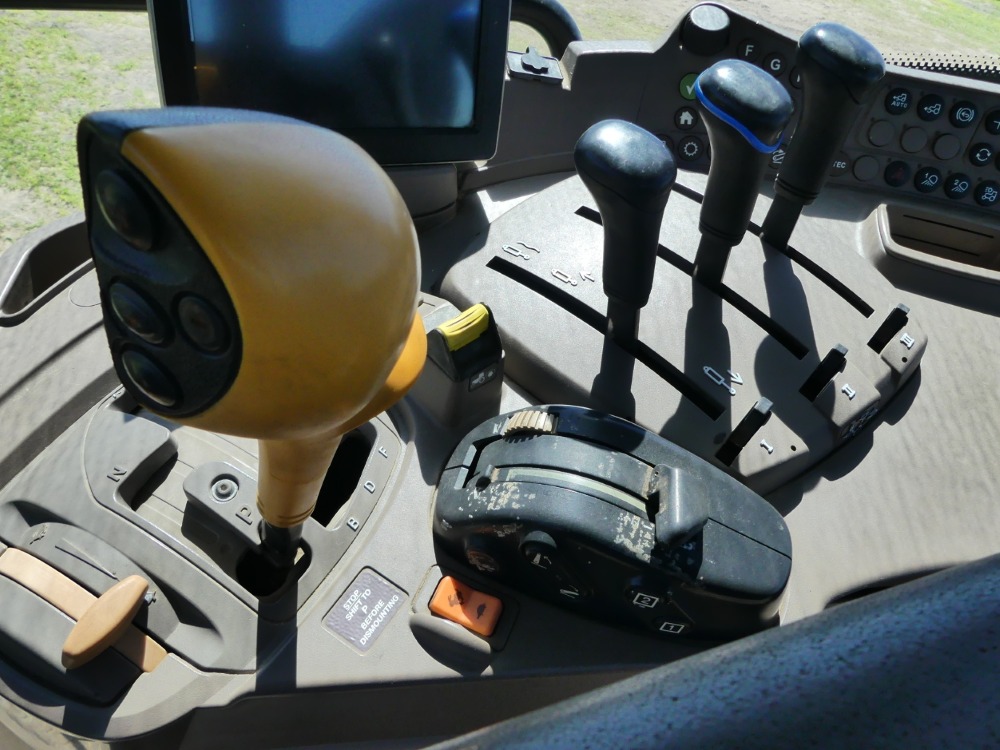 2015 John Deere 6125R