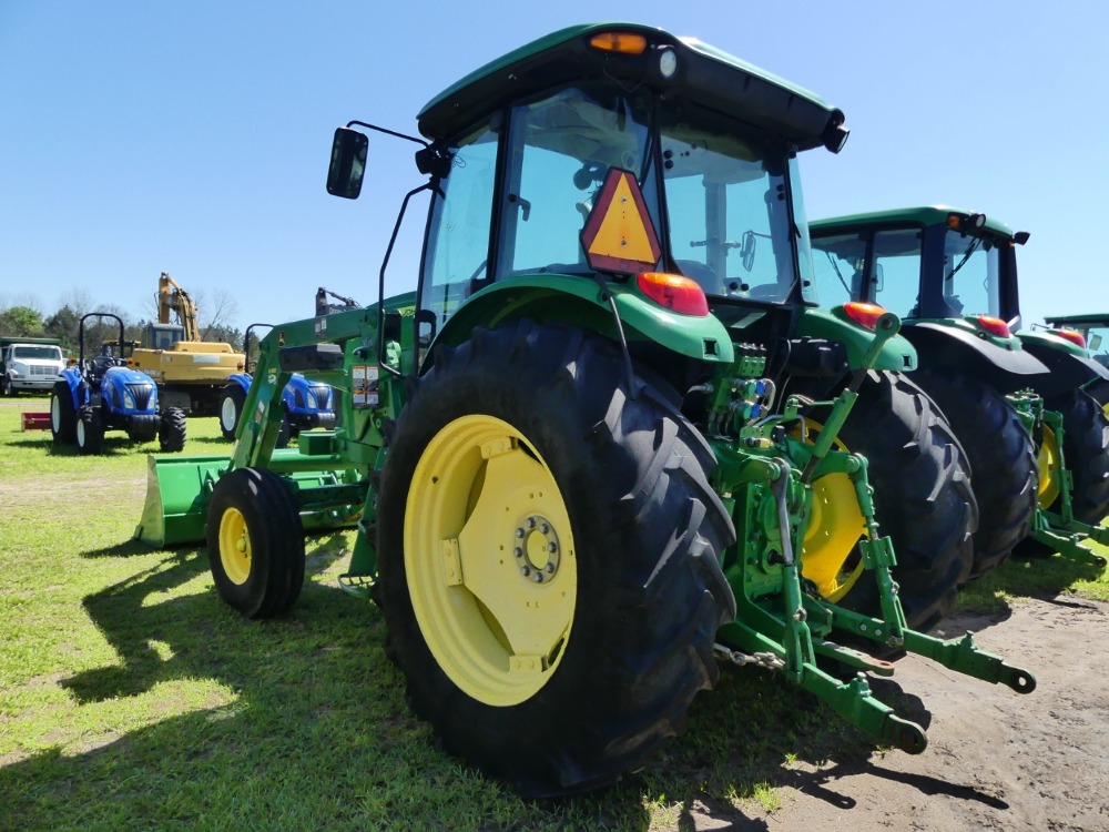 2014 John Deere 6105D