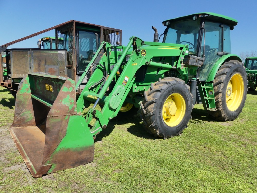 2015 John Deere 6130D