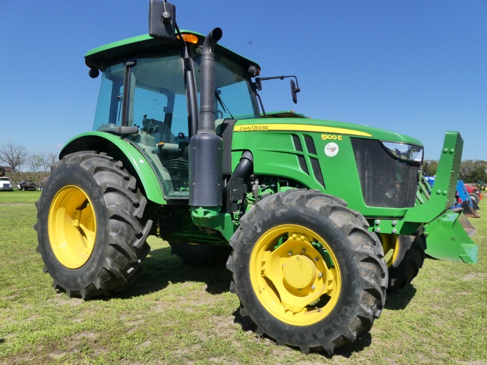 2021 John Deere 5100E