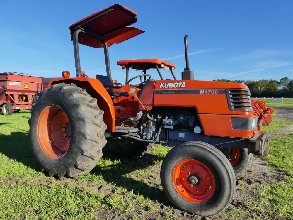  Kubota M4700