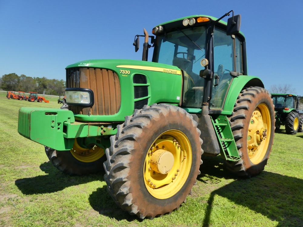 2010 John Deere 7330