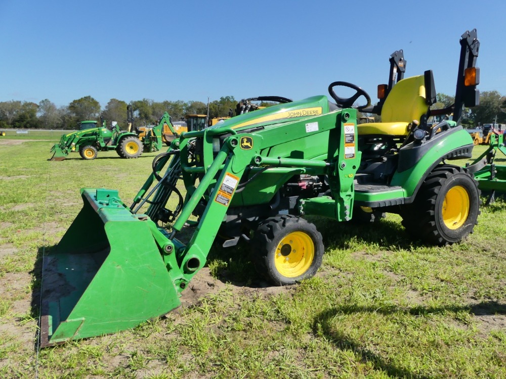 2014 John Deere 1025R