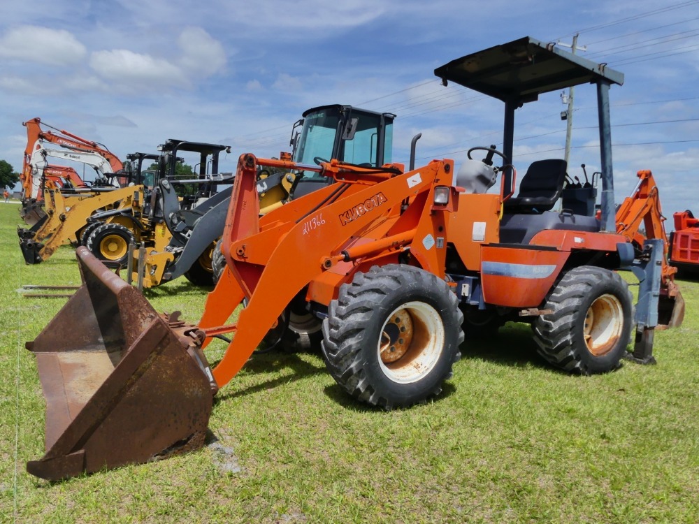2001 Kubota R520