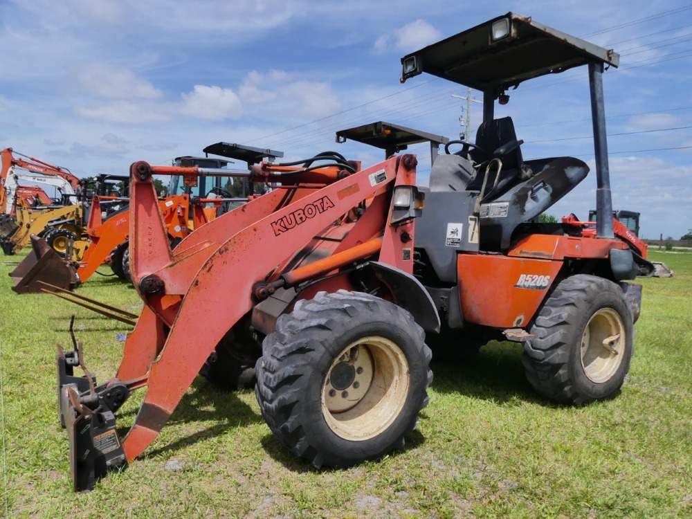 2012 Kubota R520S