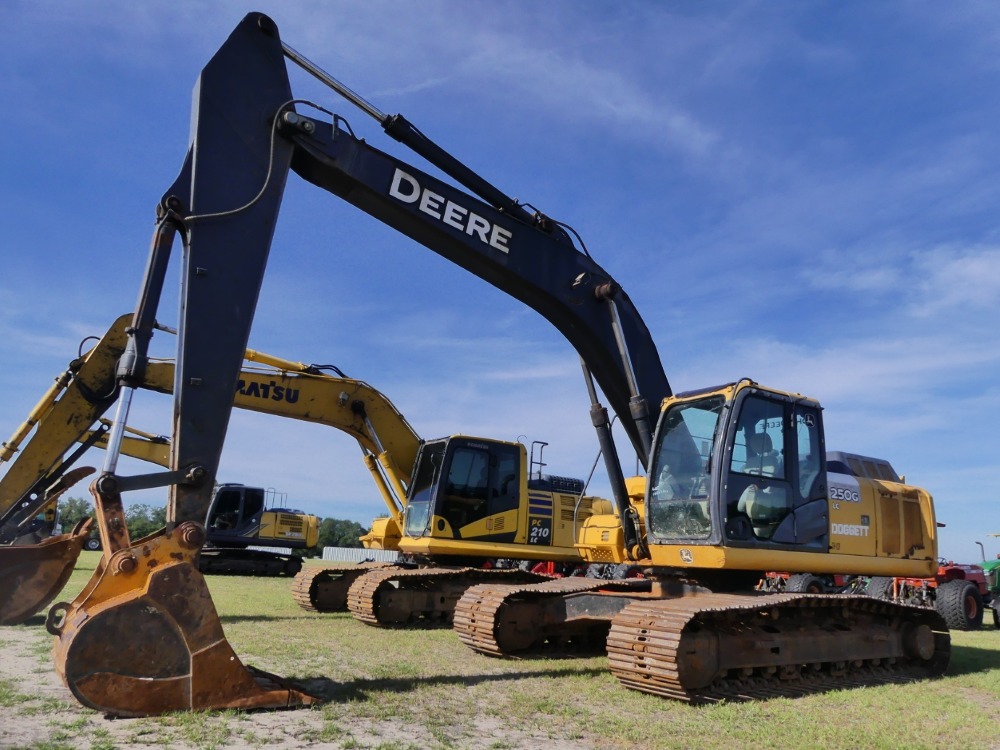 Photo of a 2014 John Deere 250G